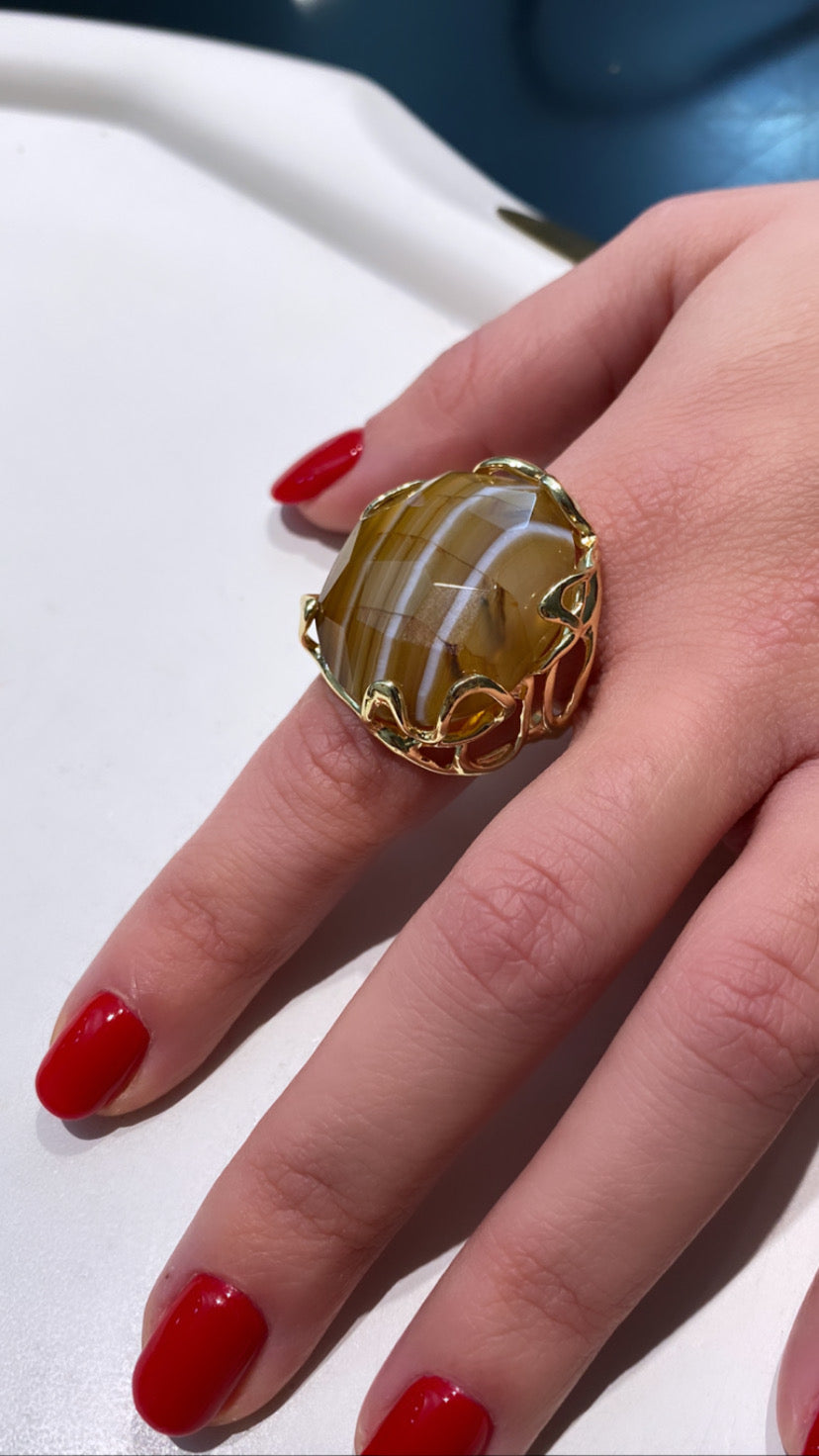 Anello pietra dura naturale e bronzo placcato oro giallo