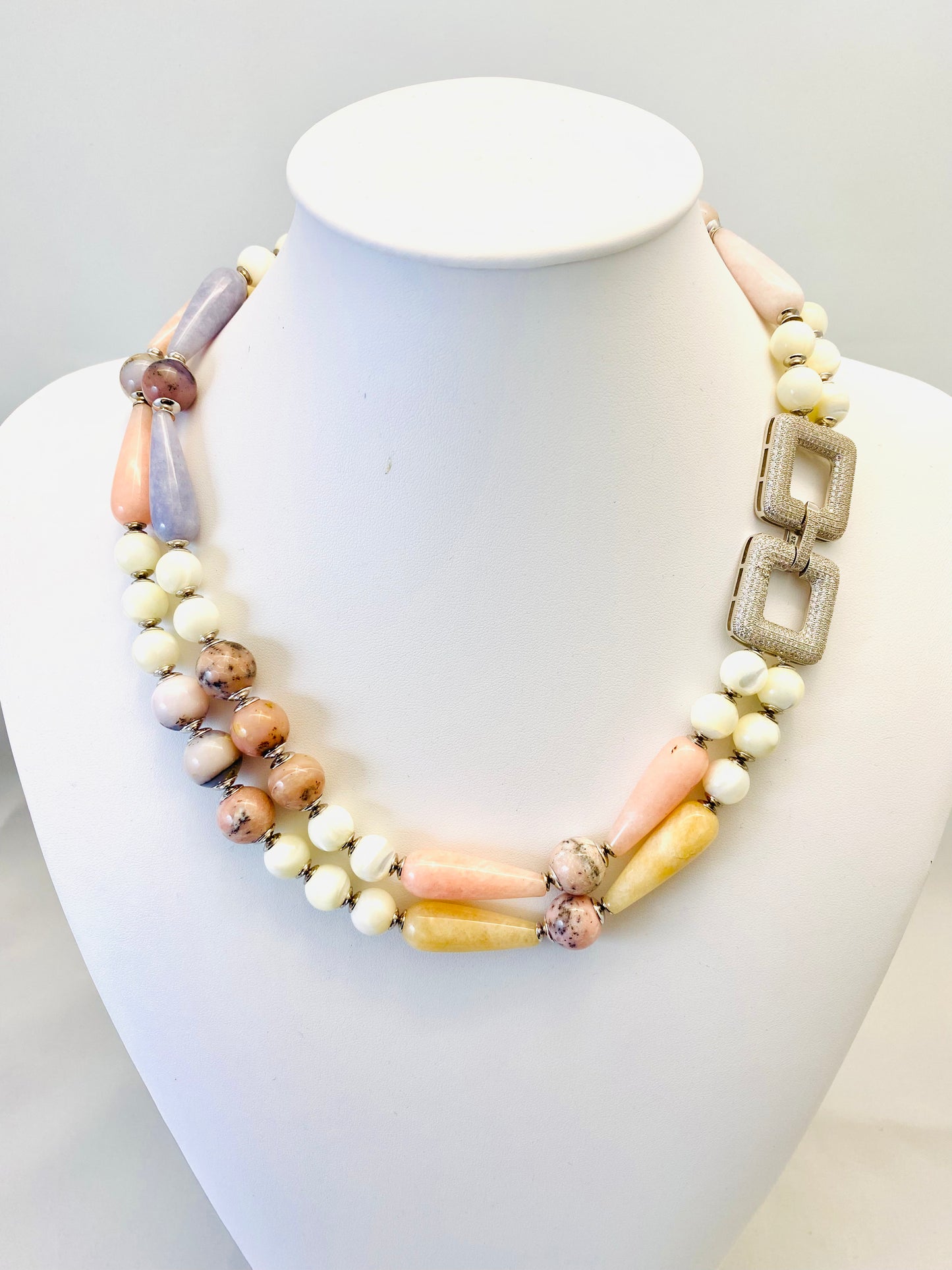 Collana madreperla opale rosa e giada berillo morganite in argento sterling pezzo unico