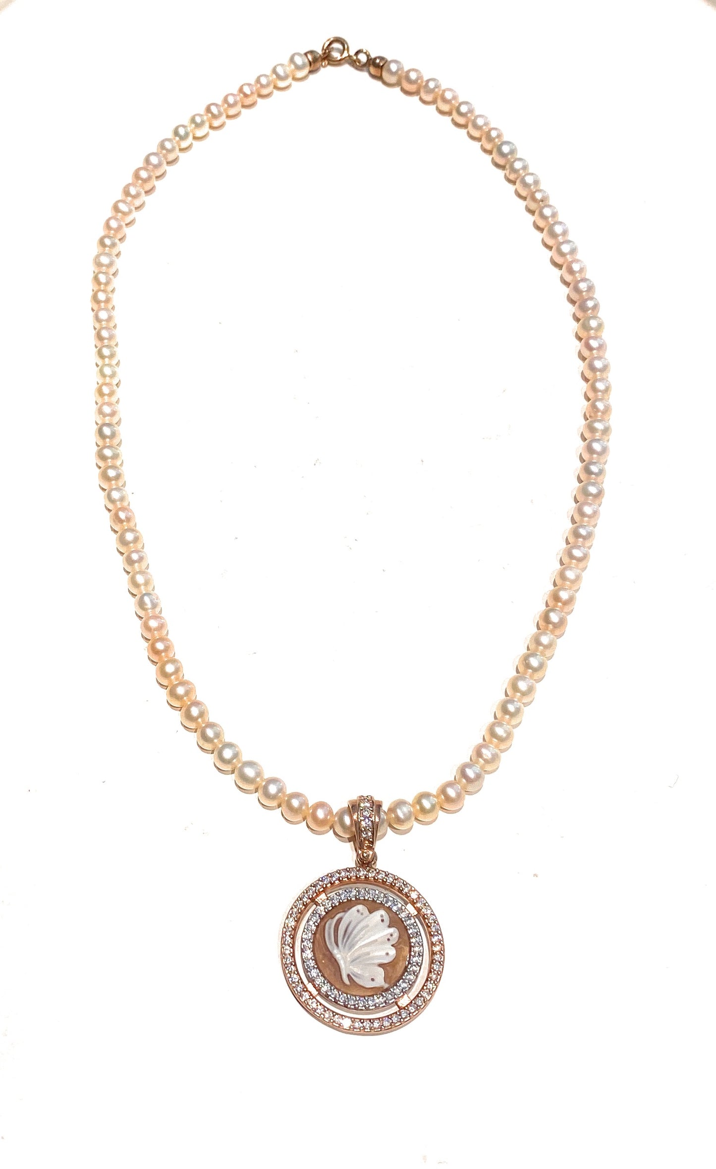 Collana perle multicolori con ciondolo cameo inciso a mano in argento sterling