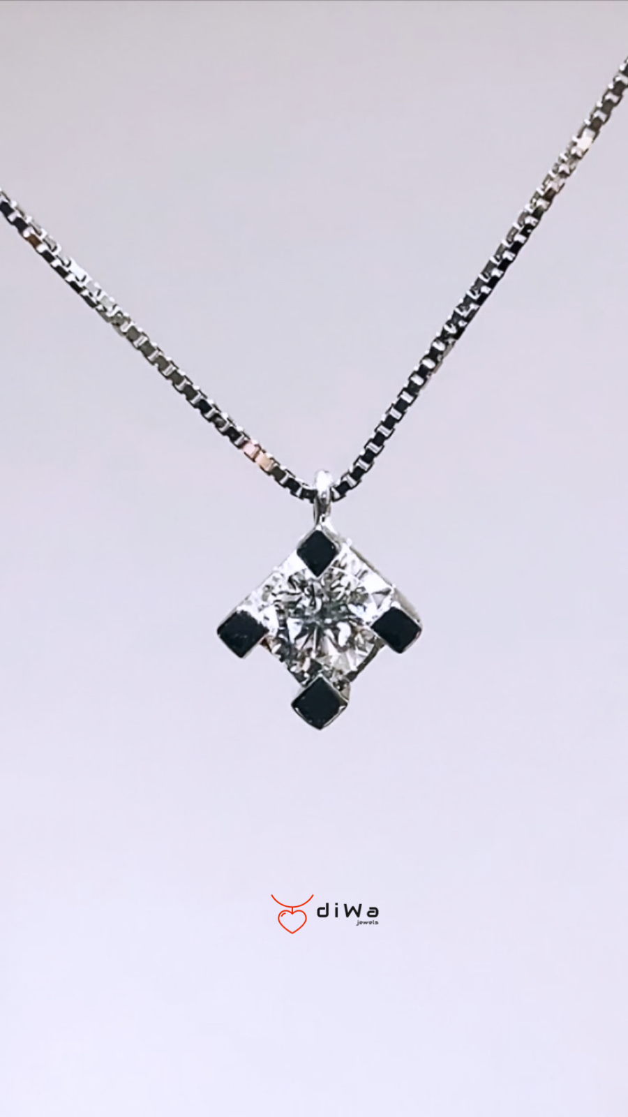Collarino con punto luce Diamante certificato IGI in oro bianco 18 kt