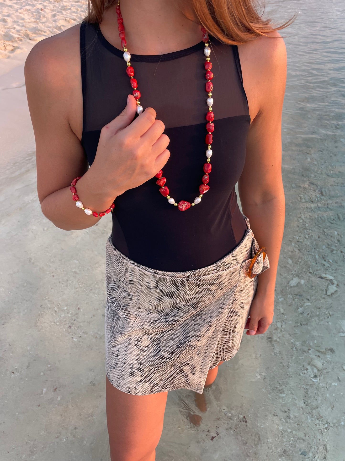 Collana corallo naturale perle fresh water ematite argento sterling placcato oro giallo