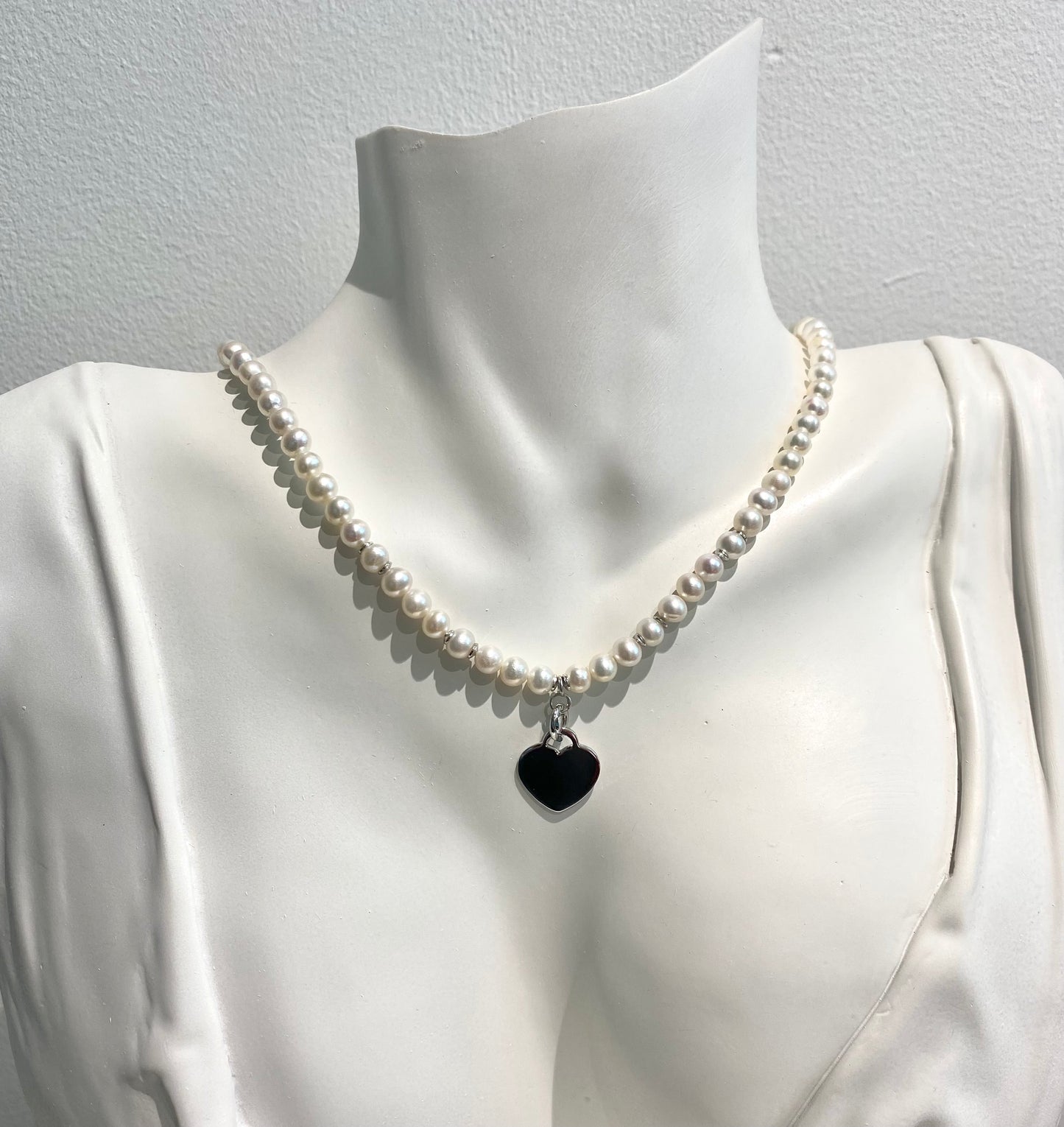 Collana perle fresh water e cuore in argento sterling