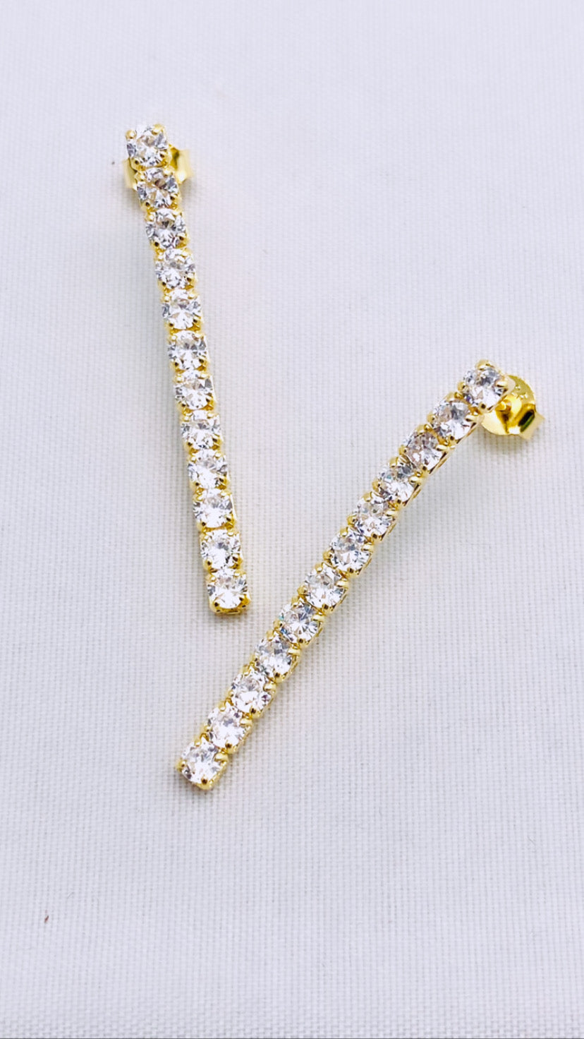 Orecchini tipo tennis in argento sterling placcato oro giallo e zirconi