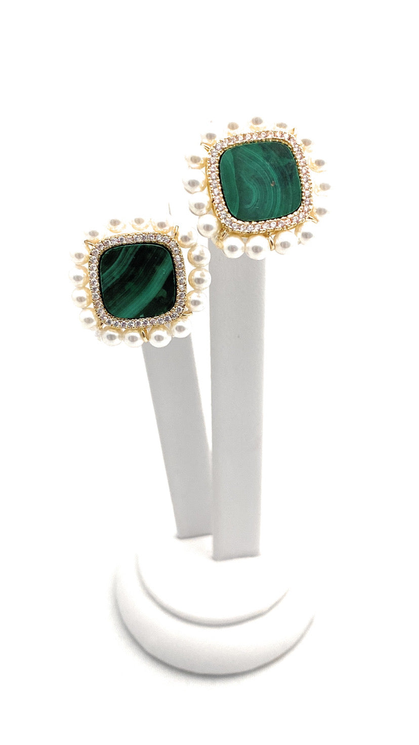 Orecchini a lobo malachite e perline bronzo placcato oro giallo