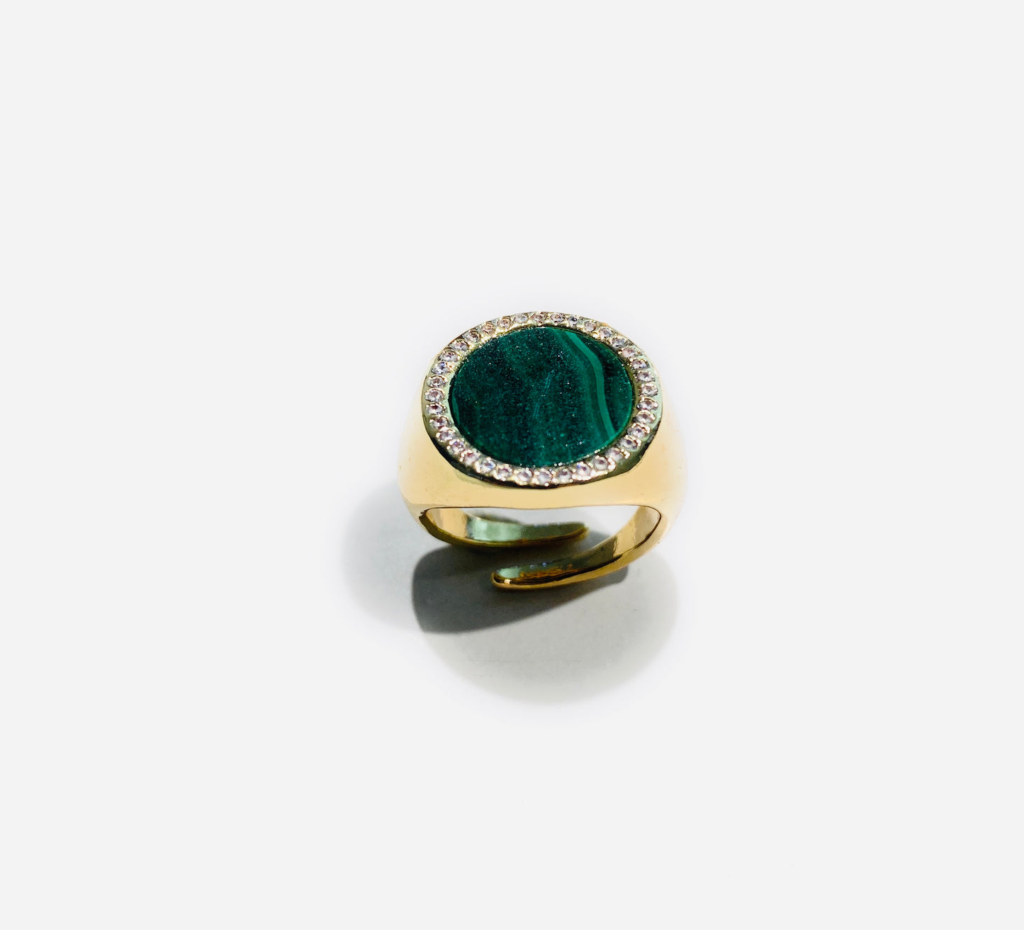 Anello chevalier mignolo con pietra naturale dura placcato oro giallo