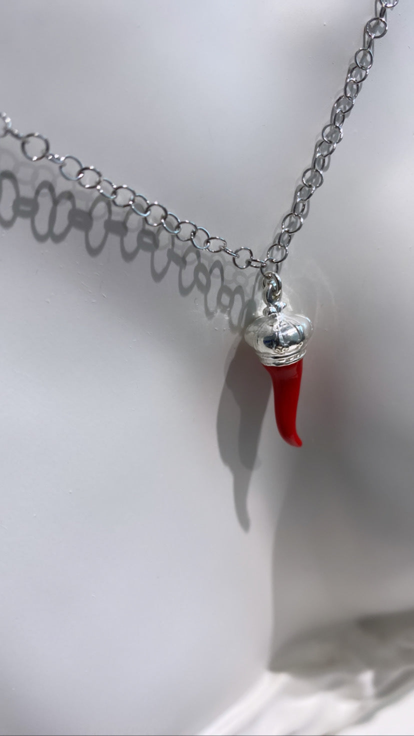 Collana cornetto smalto con perle grigie e argento sterling
