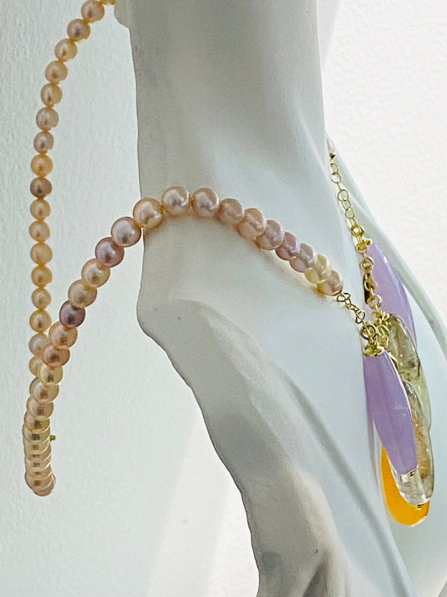 Collana diWa Jewels Perle Fresh Water Multicolor e Charms Gocce in argento Sterling 925 Madonna Miracolosa