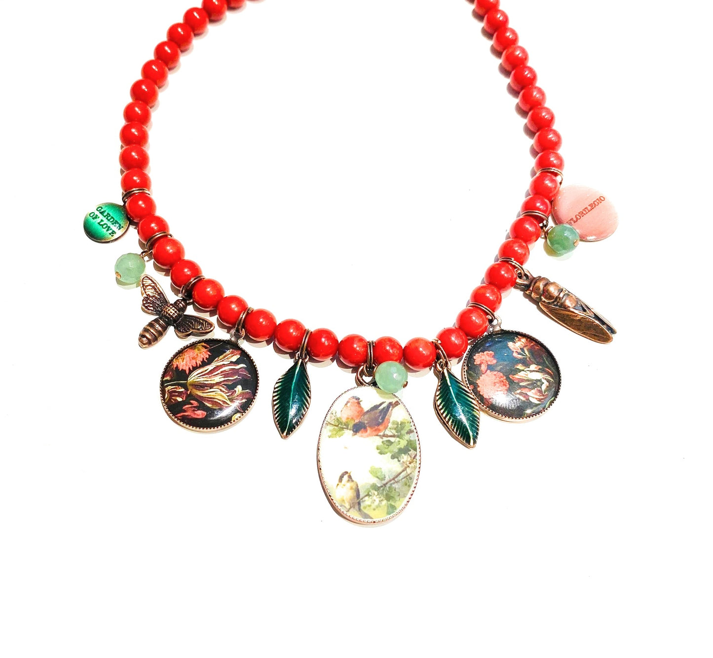 Collana vintage corallo bamboo e charms medaglie dipinte a mano