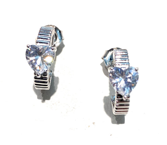 Orecchini Cerchietto Rigato Zircone Cuore Bianco Rodio chiusura a farfallina