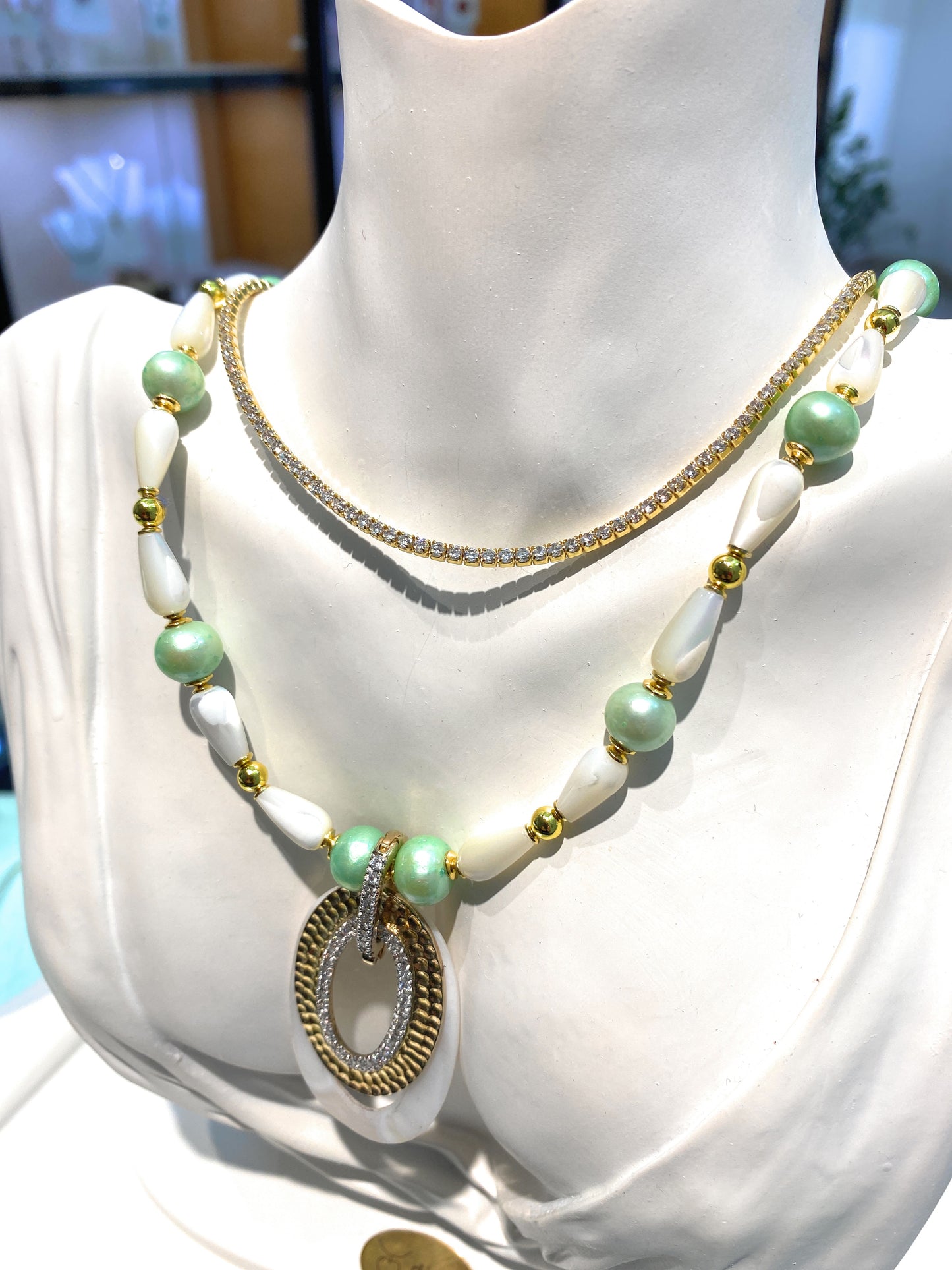 Collana madreperla ematite gold e perle verdi in argento sterling pezzo unico