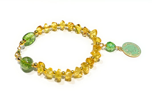 Bracciale Ambra Naturale & Cristalli Verdi con Charm Moneta Oro Giallo diWa Jewels