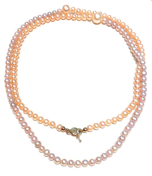 Collana diWa Jewels Lunga Perle Freshwater Rosate a Gradazione Chiusura Lucchetto e Chiave argento sterling placcato oro rosé
