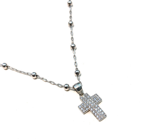 Collarino choker perle e maglia rosario con pendente crocetta pavé zirconi argento rodio bianco