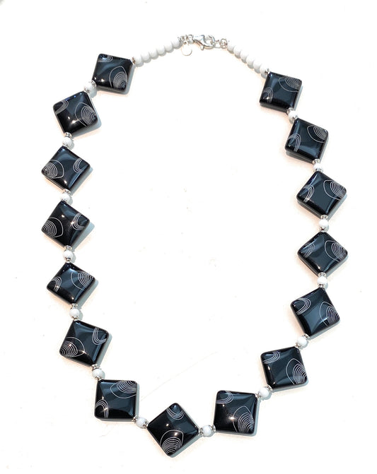 Collana choker onice rombo linee curve agata bianca argento rodio bianco