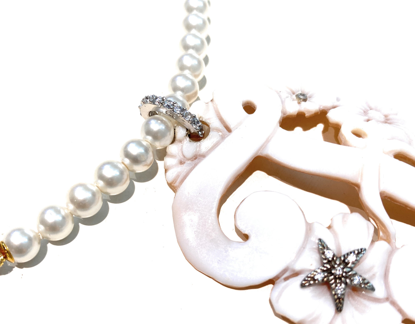 Ciondolo Cameo lettera “F” in argento sterling 925 e contro maglia apribile con zirconi
