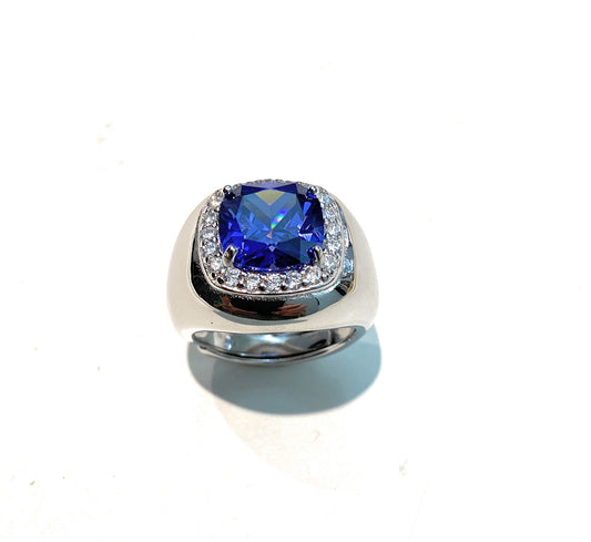 Anello chevalier zircone carré blu tanzanite argento rodio bianco contorno zirconi