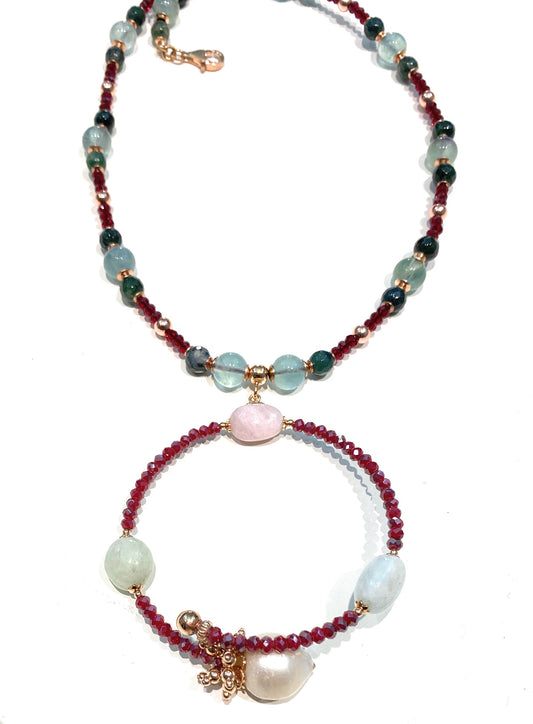 Collana argento sterling rosé con pendente cerchio spinelli tormalina e perla barocca