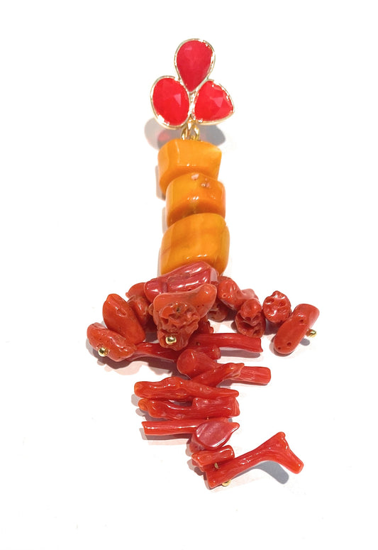 Mono orecchino diWa Jewels corallo rosso naturale e elementi con pietre dure in argento sterling placcato oro giallo fatto a mano