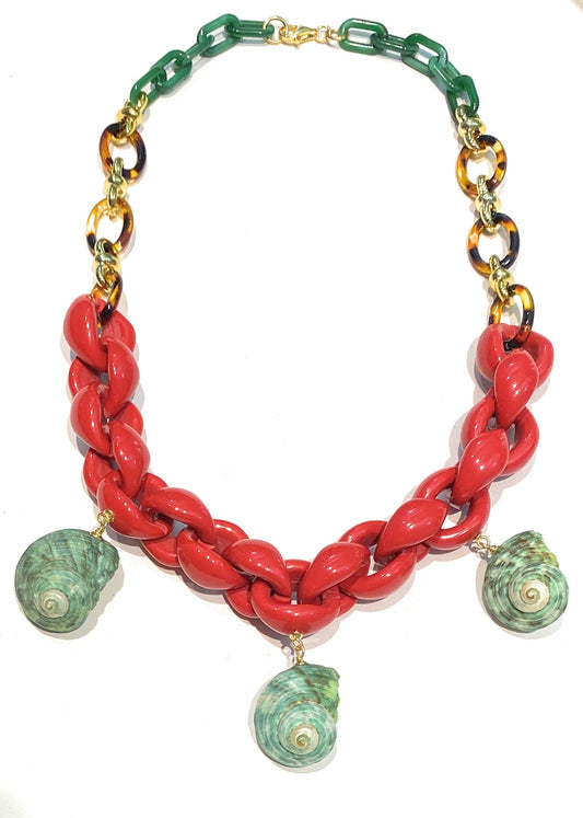 Collana girocollo rosso con conchiglie charms sfumature verdi rifiniture in argento sterling