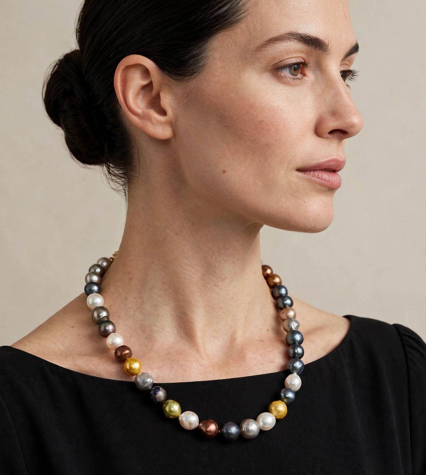 Collana choker perle fresh water multicolor chiusura fiore smalto e perlina