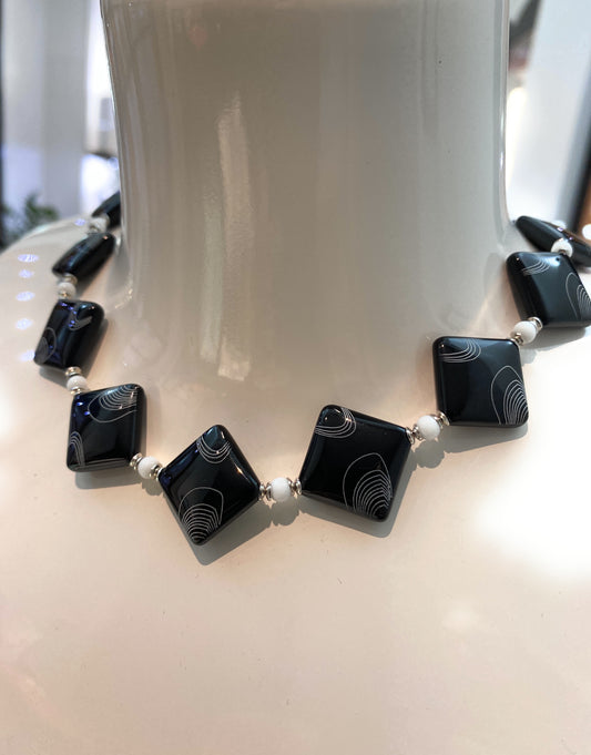 Collana diWa Jewels Choker Onice Rombo linee curve Agata Bianca Argento rodio bianco