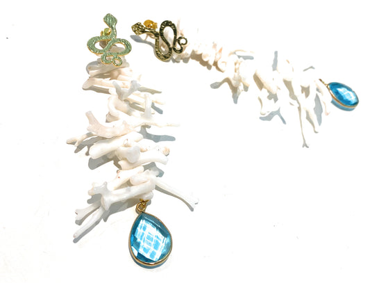 Orecchini pendenti frange corallo bianco gocce azzurre argento sterling galvanica gialla personalizzabili