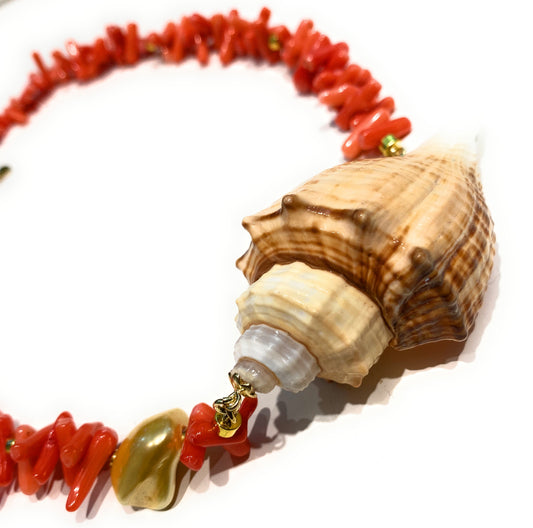 Collana diWa Jewels choker corallo bamboo arancio centrale conchiglia grande perla dorata argento sterling placcato oro giallo