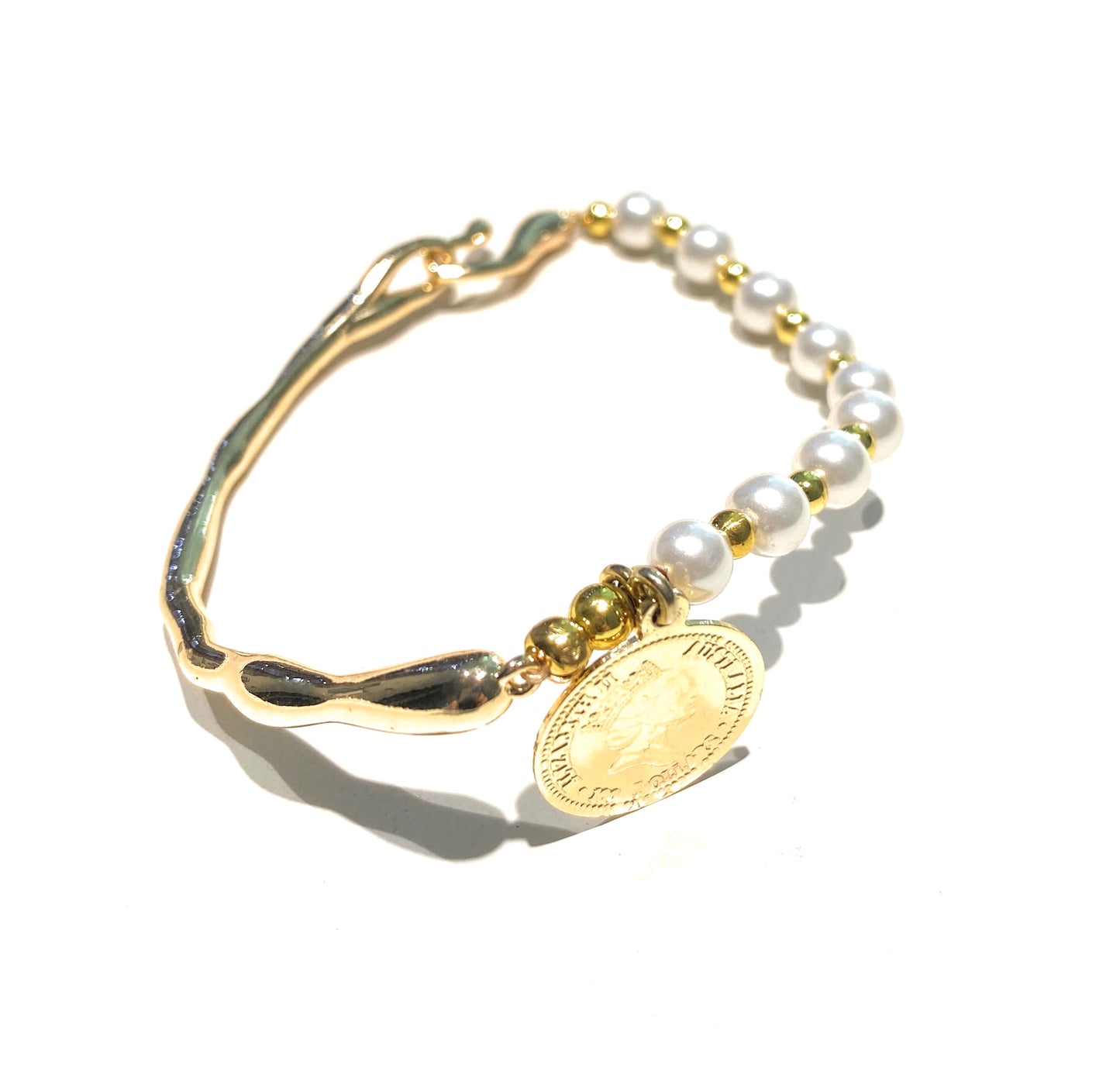 Bracciale diWa Jewels semi Rigido metà Pietre Dure o Perle e Charm Moneta in bronzo Fatto a Mano
