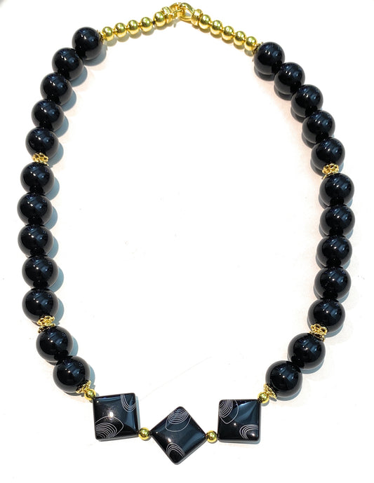 Collana onice tondo e rombo laserato in argento sterling placcato oro giallo