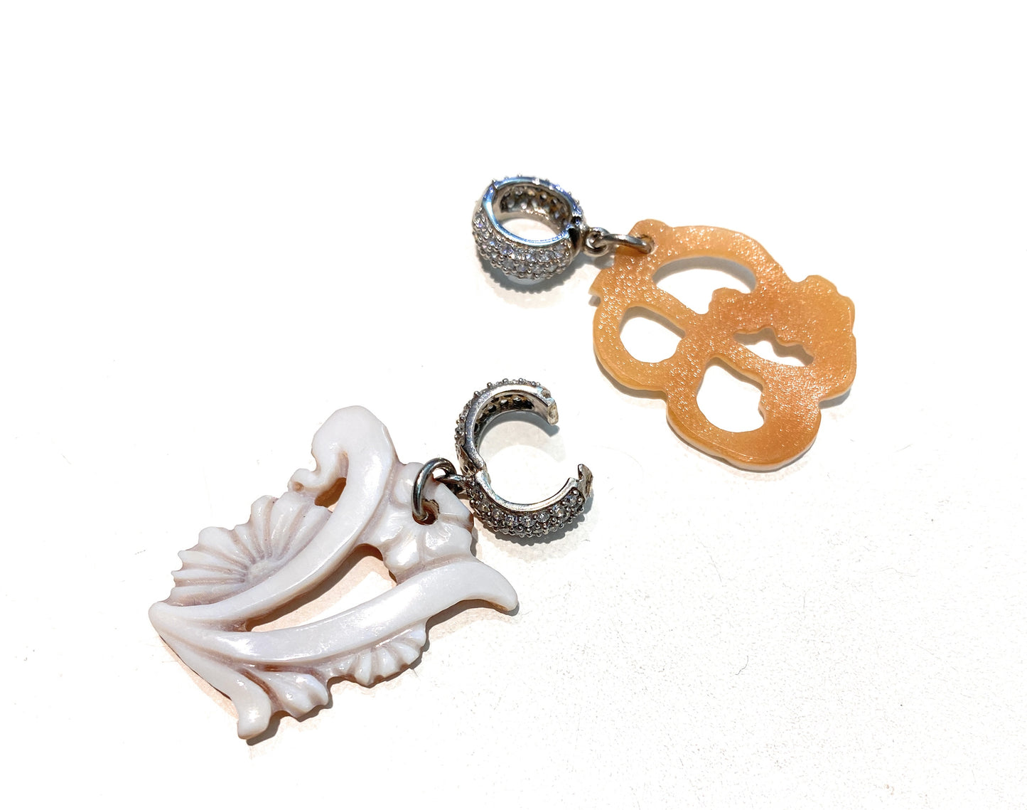 Ciondolo Cameo lettera “F” in argento sterling 925 e contro maglia apribile con zirconi