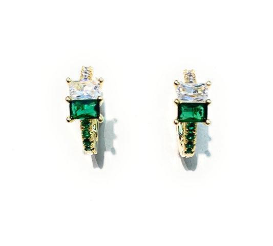 Orecchini a cerchietto baguette bianche e colorati e piccoli zirconi verdi e bianchi di contorno argento sterling placcato oro giallo