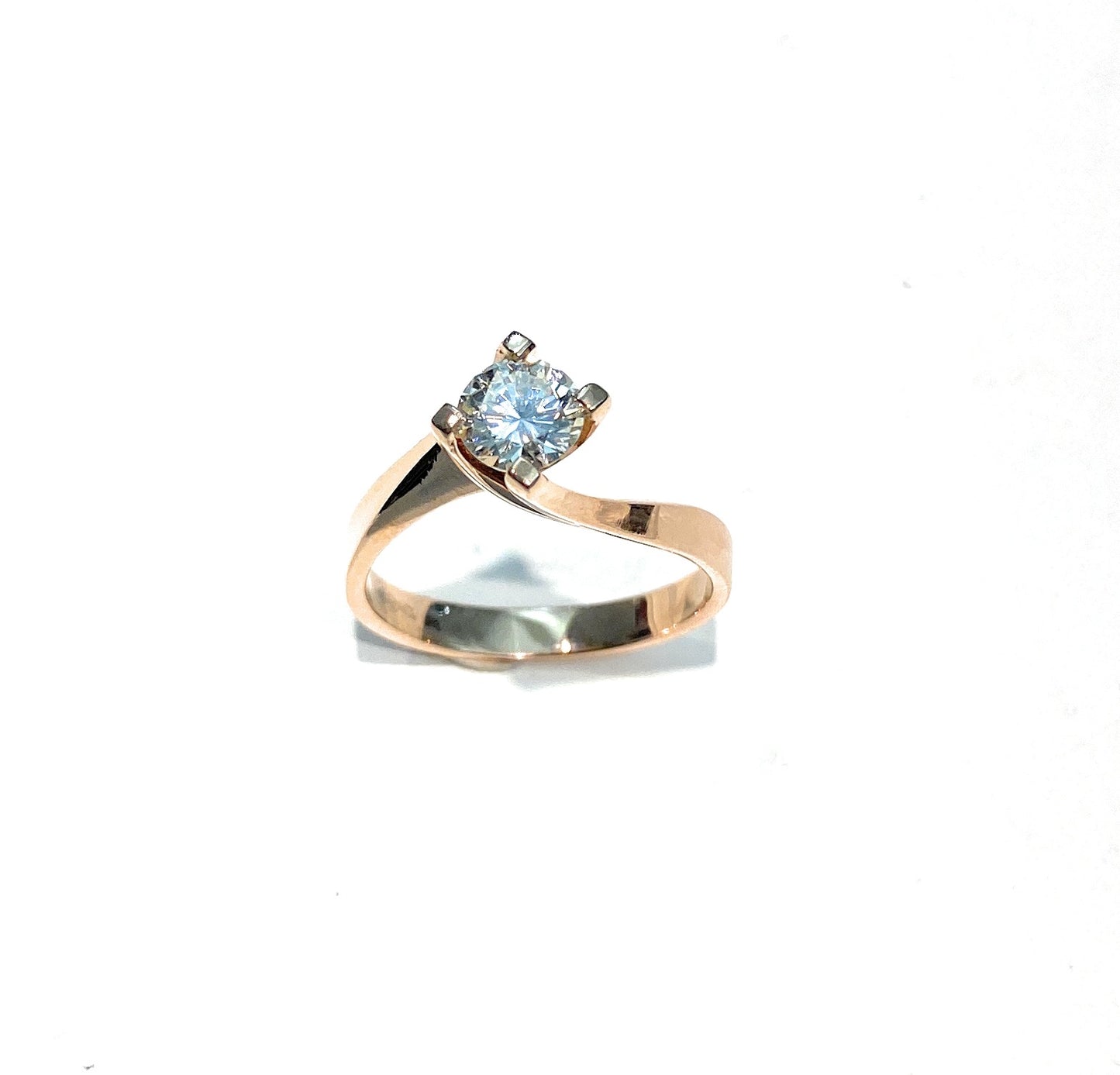 Anello solitario oro rosé 18 kt diamante ct 0,64