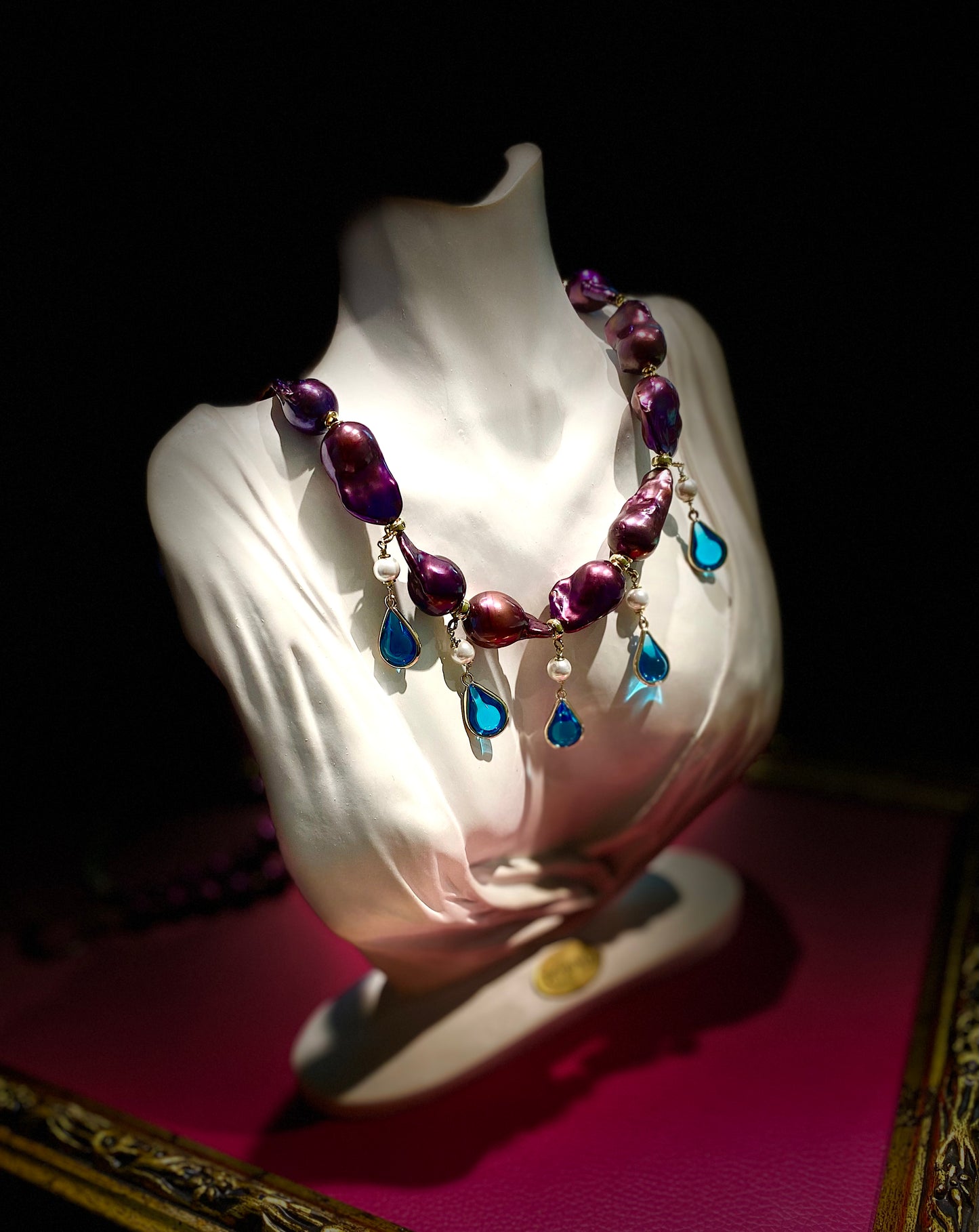 Collana perle barocche viola charms gocce cristalli azzurri perle ematite gold