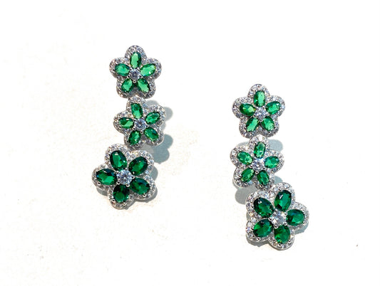 Orecchini Tre File con Fiore in Argento Sterling – Brillantezza e Delicatezza