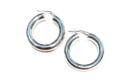 Orecchini a cerchio in argento sterling rodio bianco lavorazione liscia