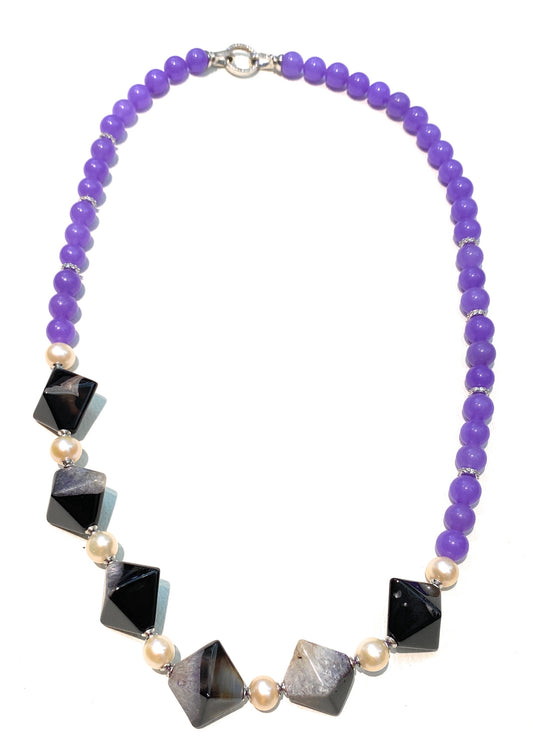 Collana con agata striata viola e perle in argento sterling rodio bianco