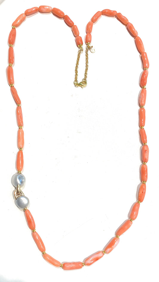 Collana corallo color arancio sfumature rosate perla bianca e grigia argento sterling e oro giallo 9 kt