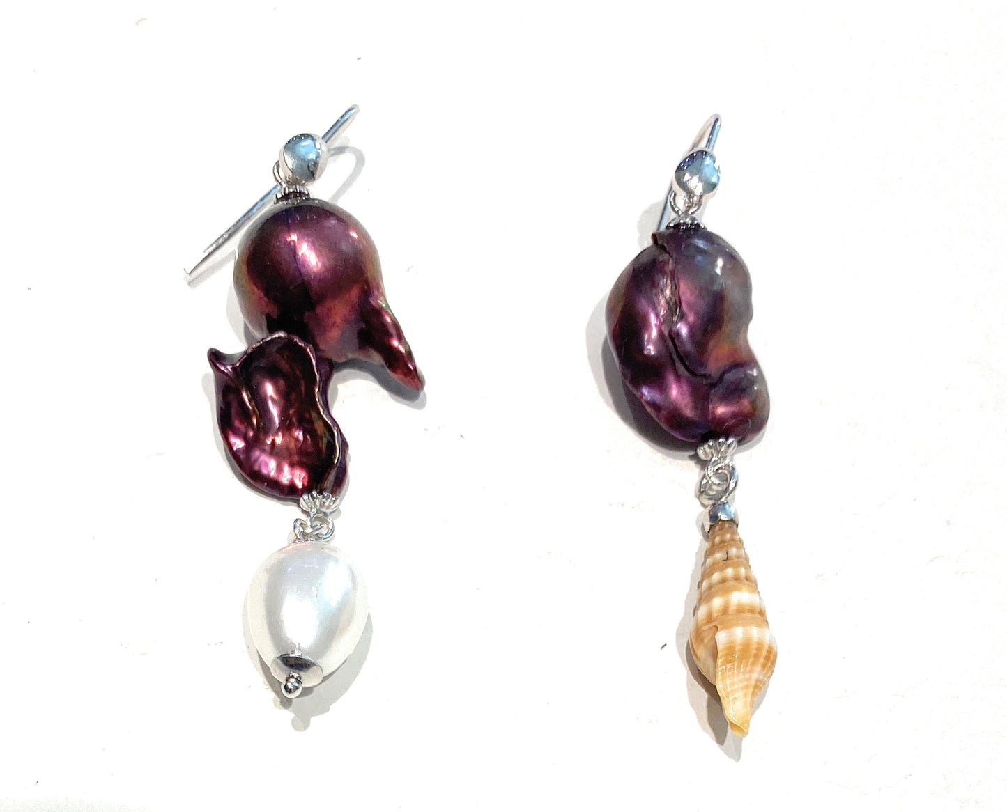 Orecchini con perle viola e bianche in argento sterling rodio bianco