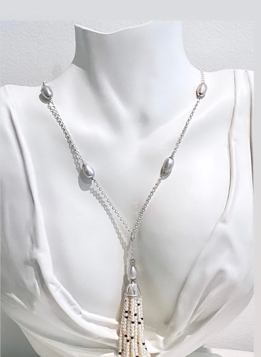 Collana Perle bianche e grigie pendente Nappina perle in Argento sterling rodio bianco Pezzo Unico
