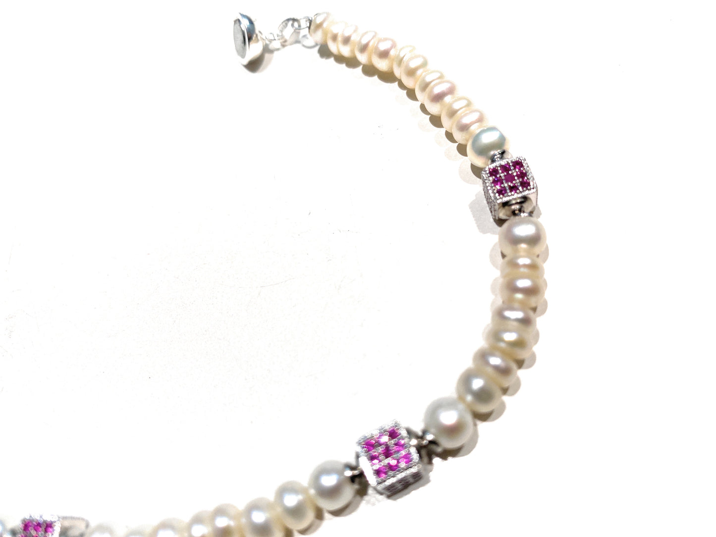 Bracciale perle cubetti zirconi in argento sterling chiusura a calamita