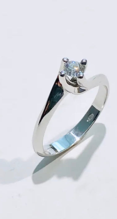 Anello solitario diamante ct 0,18 F color oro bianco 18 kt