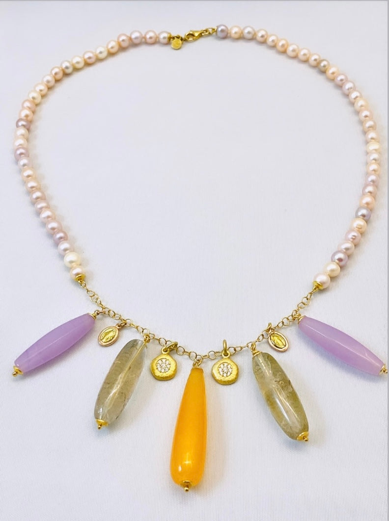 Collana perle multicolor e charms gocce in argento sterling 925